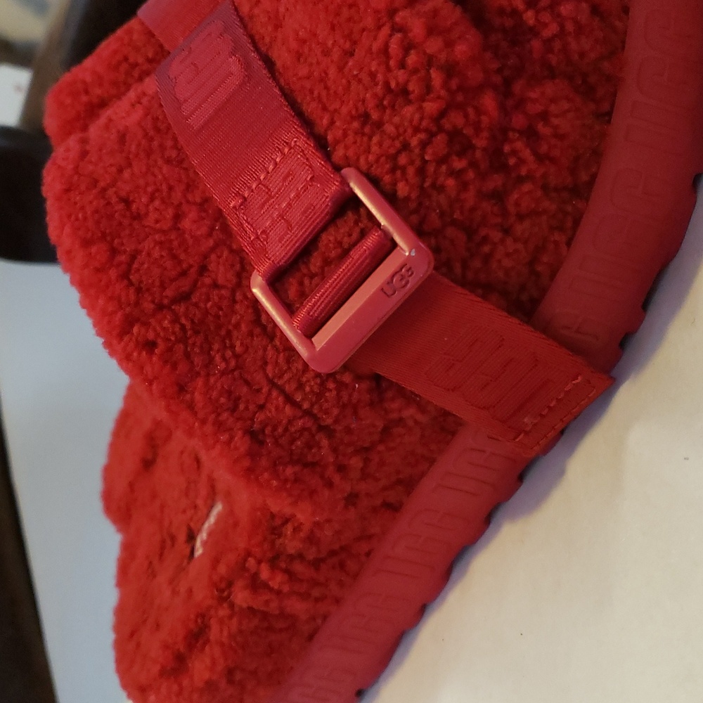 UGG Fluffita red real shearling sandals slippers - Picture 3 of 9